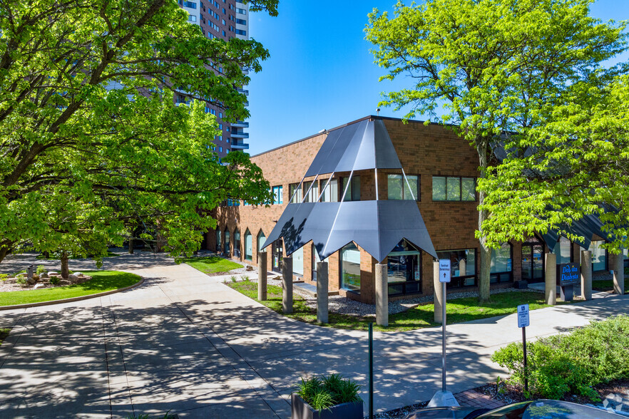 535 S Burdick St, Kalamazoo, MI à louer - Photo de l’immeuble – Image 2 sur 5