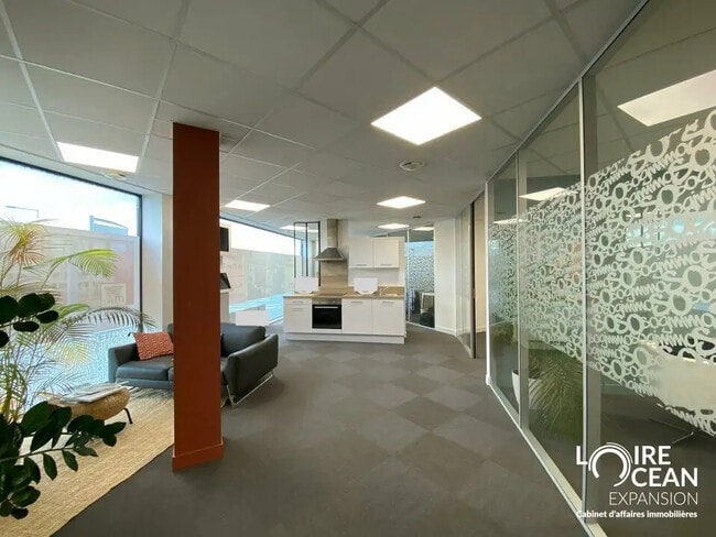 Plus de détails pour Local commercial à vendre