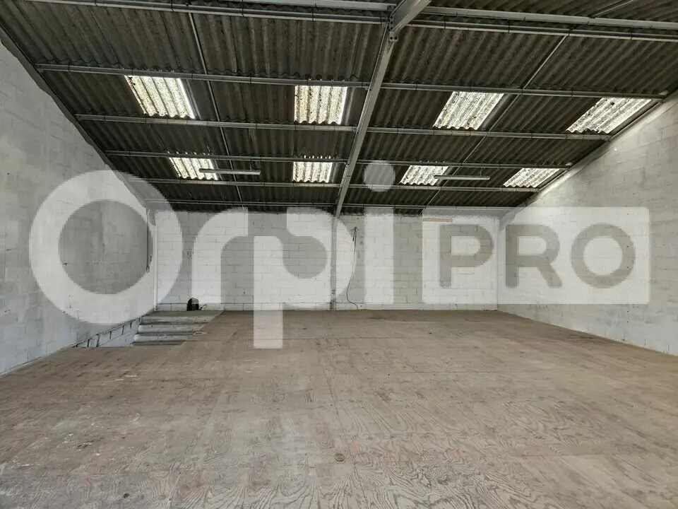 Local d’activités dans Cavignac à louer Photo intérieure– Image 1 sur 8