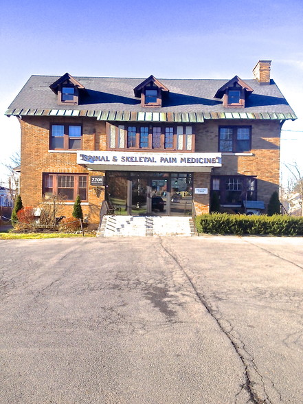 2208 Genesee St, Utica, NY à vendre - Photo de l’immeuble – Image 2 sur 11