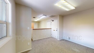 1300 West St, Redding, CA à louer Photo intérieure– Image 2 sur 12