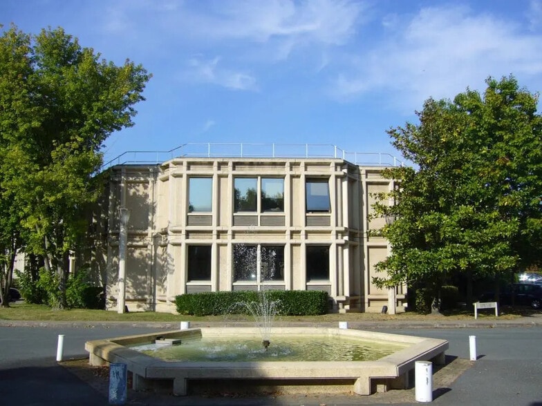 Route De L'orme Des Merisiers, Saint-Aubin à louer - Photo de l’immeuble – Image 2 sur 5