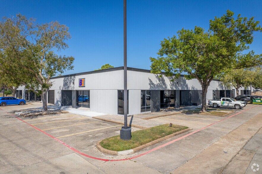 Cypress Station Business Center portefeuille de 2 biens à vendre sur LoopNet.fr - Photo principale – Image 2 sur 2