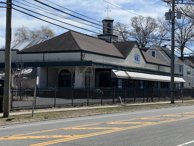 221 South St, Oyster Bay, NY à louer - Photo de l’immeuble – Image 3 sur 18