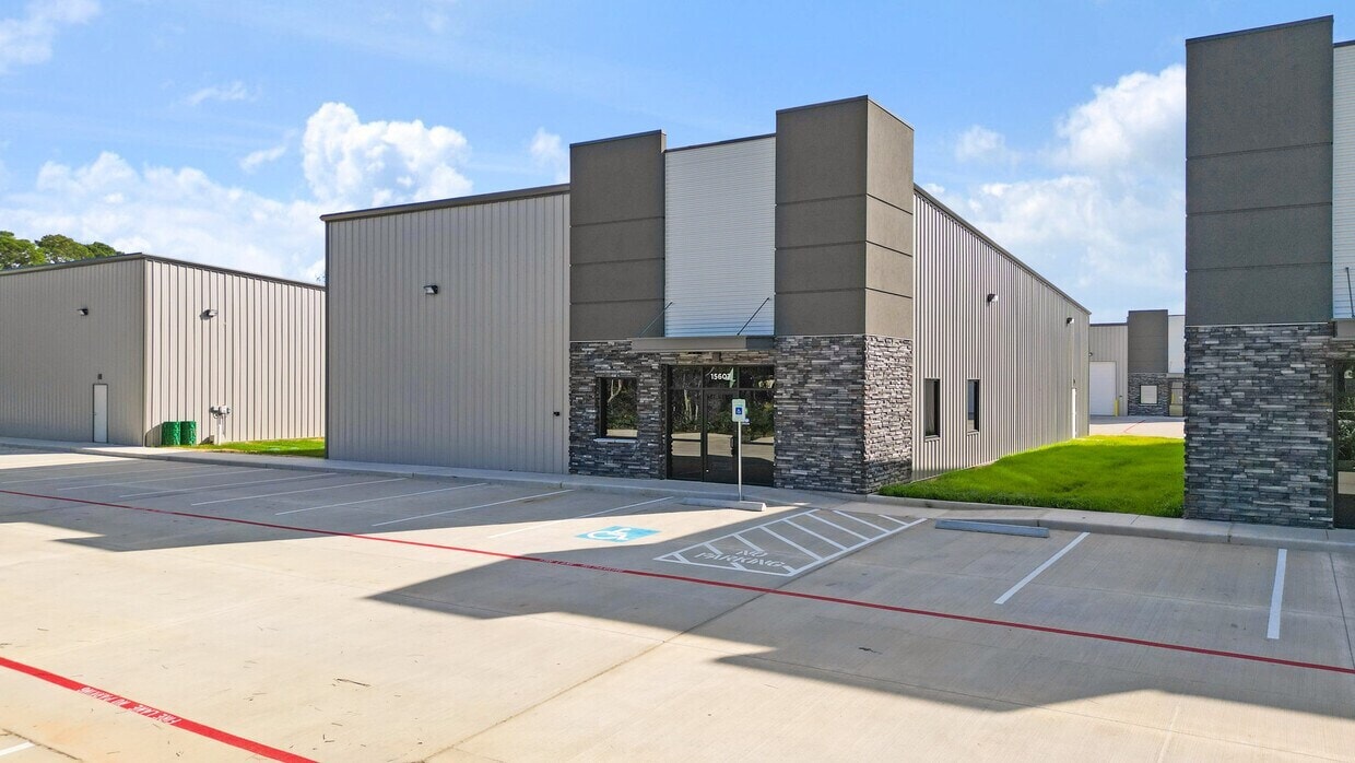 15607 Jarvis Rd, Cypress, TX à louer Photo de l’immeuble– Image 1 sur 6