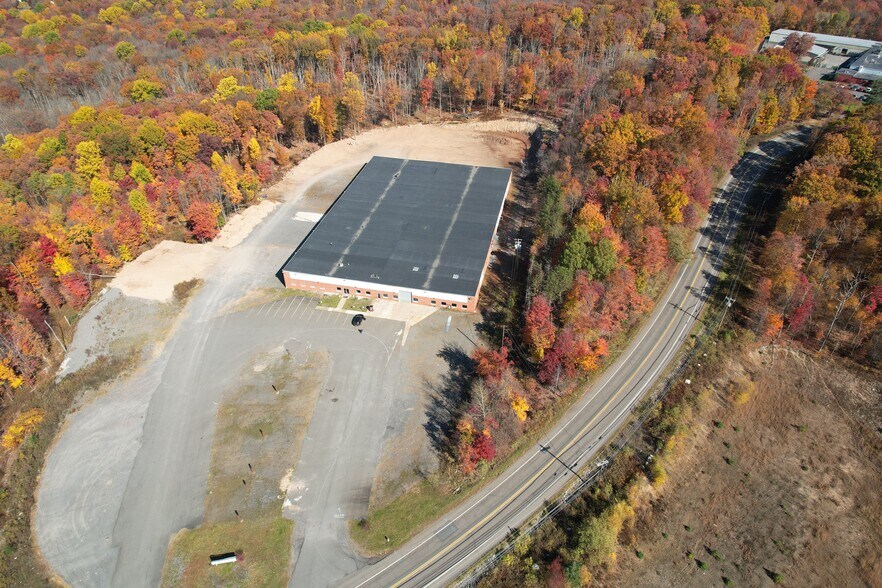 333 Crestwood Dr, Mountain Top, PA à louer - Photo de l’immeuble – Image 3 sur 15