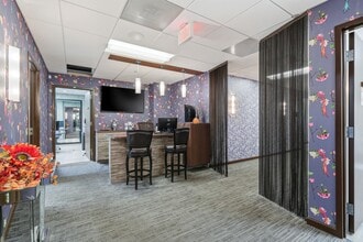 2 Pidgeon Hill Dr, Sterling, VA à louer Photo intérieure– Image 2 sur 24