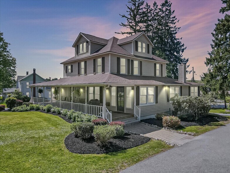 5119 Pocono Crest Rd, Pocono Pines, PA à vendre - Photo principale – Image 1 sur 5