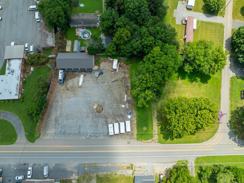 1417 W Main St, Yadkinville, NC à vendre - Photo de l’immeuble – Image 3 sur 41