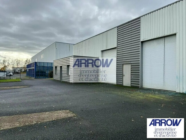 Plus de détails pour Local d'activités à louer