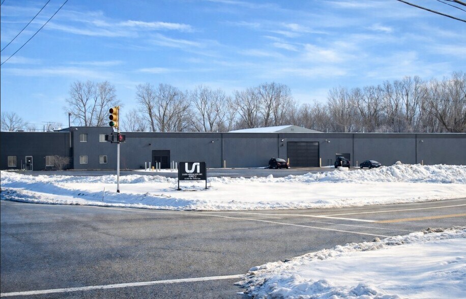 61166 Van Dyke Rd, Washington, MI à vendre - Photo principale – Image 1 sur 14