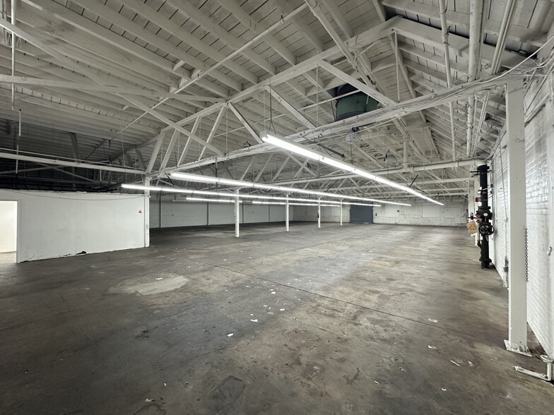 1129 E 29th St, Los Angeles, CA à louer - Photo de l’immeuble – Image 3 sur 7