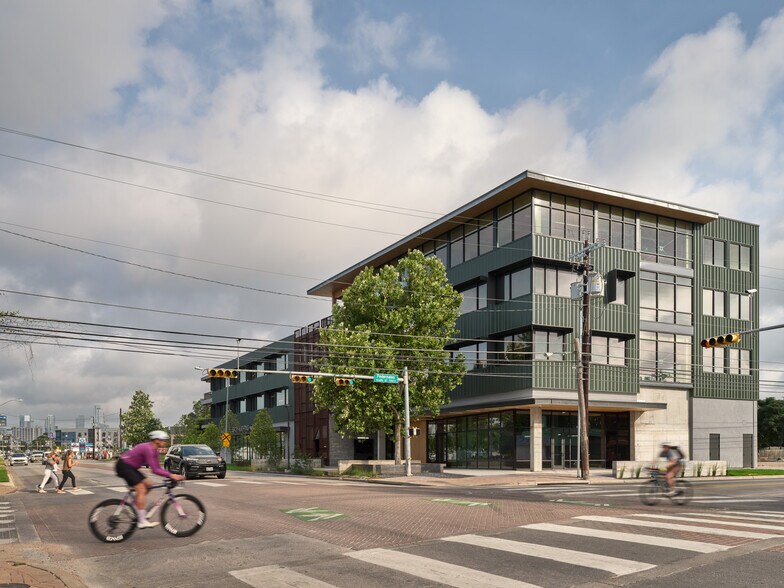 2422 E 7th St, Austin, TX à louer - Photo de l’immeuble – Image 2 sur 7