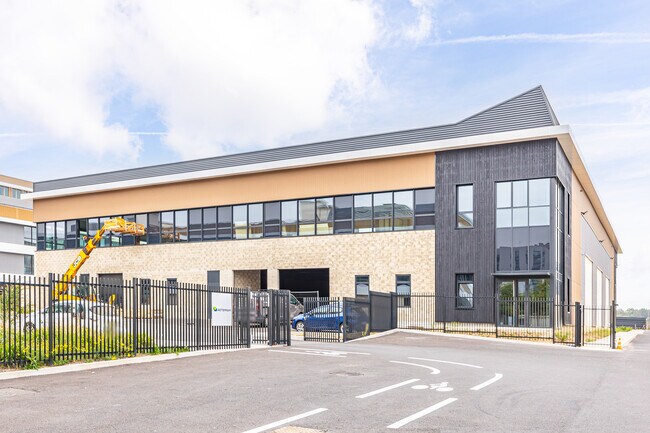 Plus de détails pour Bureau, Local d'activités à louer