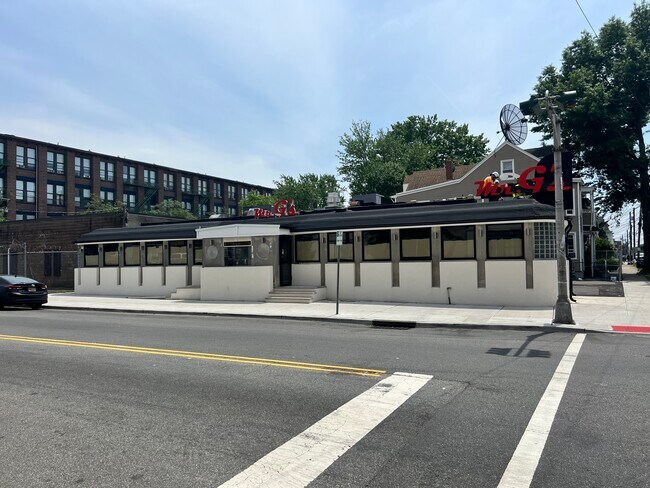 Plus de détails pour 455 E 18th St, Paterson, NJ - Local commercial à vendre