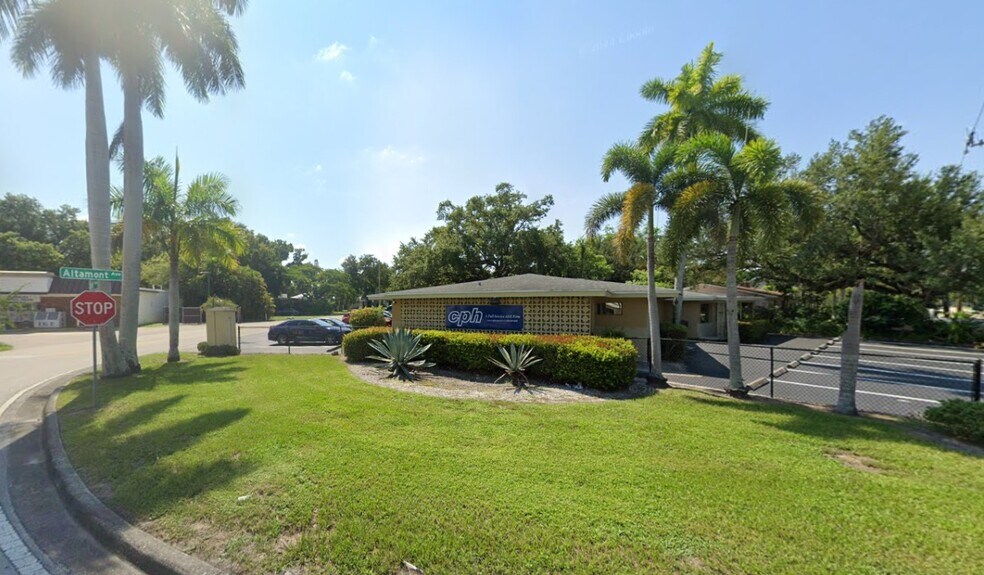 2216/2220 Altamont Ave, Fort Myers, FL à vendre - Photo de l’immeuble – Image 3 sur 6