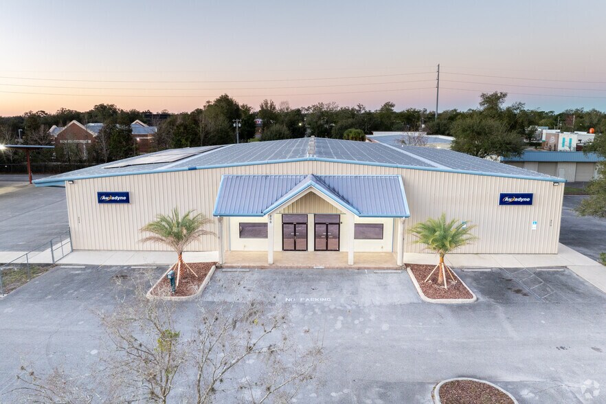 200 NE Commercial Cir, Keystone Heights, FL à vendre - Photo de l’immeuble – Image 2 sur 20