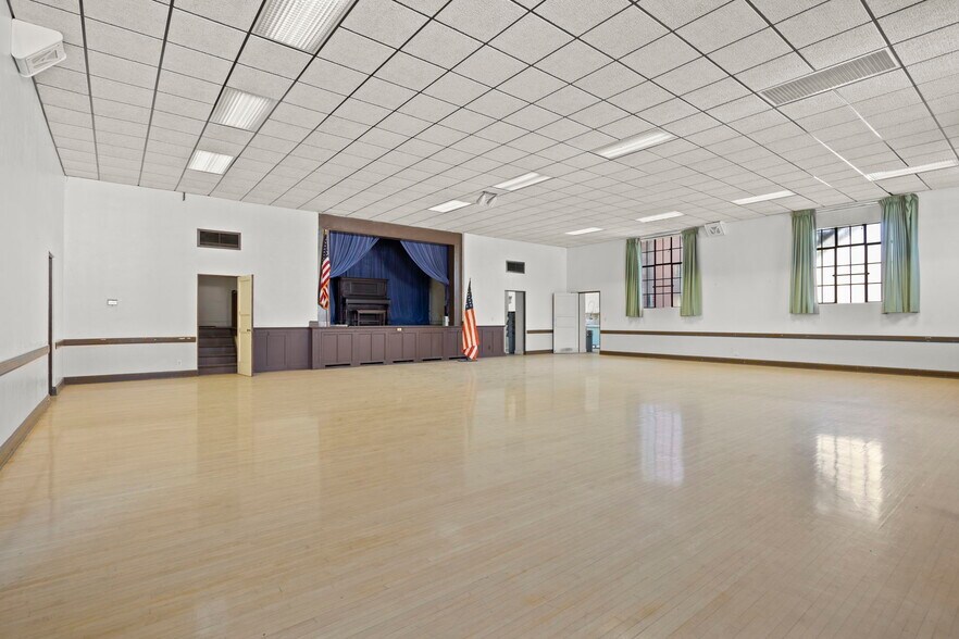102 N 7th St, Santa Paula, CA à vendre - Photo de l’immeuble – Image 3 sur 23