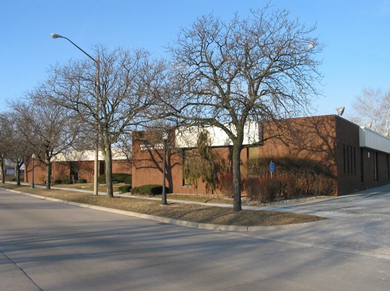 3620 Biddle Ave, Wyandotte, MI à louer - Photo de l’immeuble – Image 2 sur 3