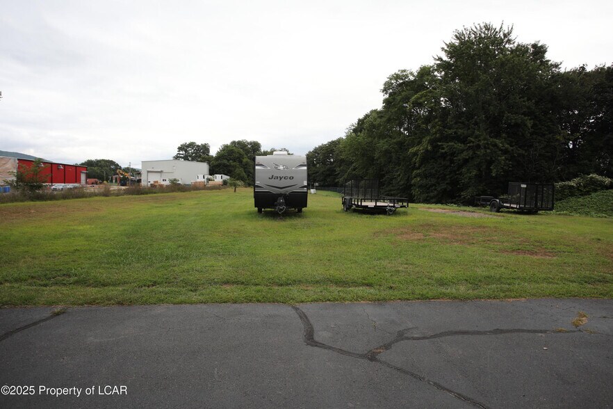 131 W 8th St, Wyoming, PA à louer - Photo de l’immeuble – Image 3 sur 5