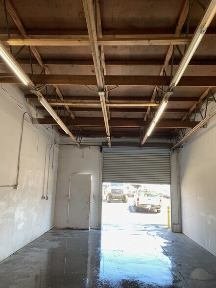 195 E Easy St, Simi Valley, CA à louer - Photo de l’immeuble – Image 2 sur 6