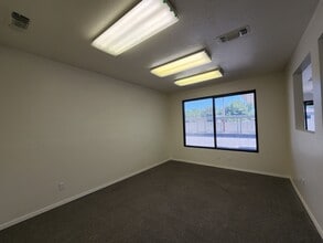 445 W Dakota Ave, Fresno, CA à vendre Photo intérieure– Image 1 sur 6