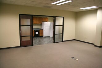 2725 S Moorland Rd, New Berlin, WI à louer Photo de l’immeuble– Image 1 sur 2