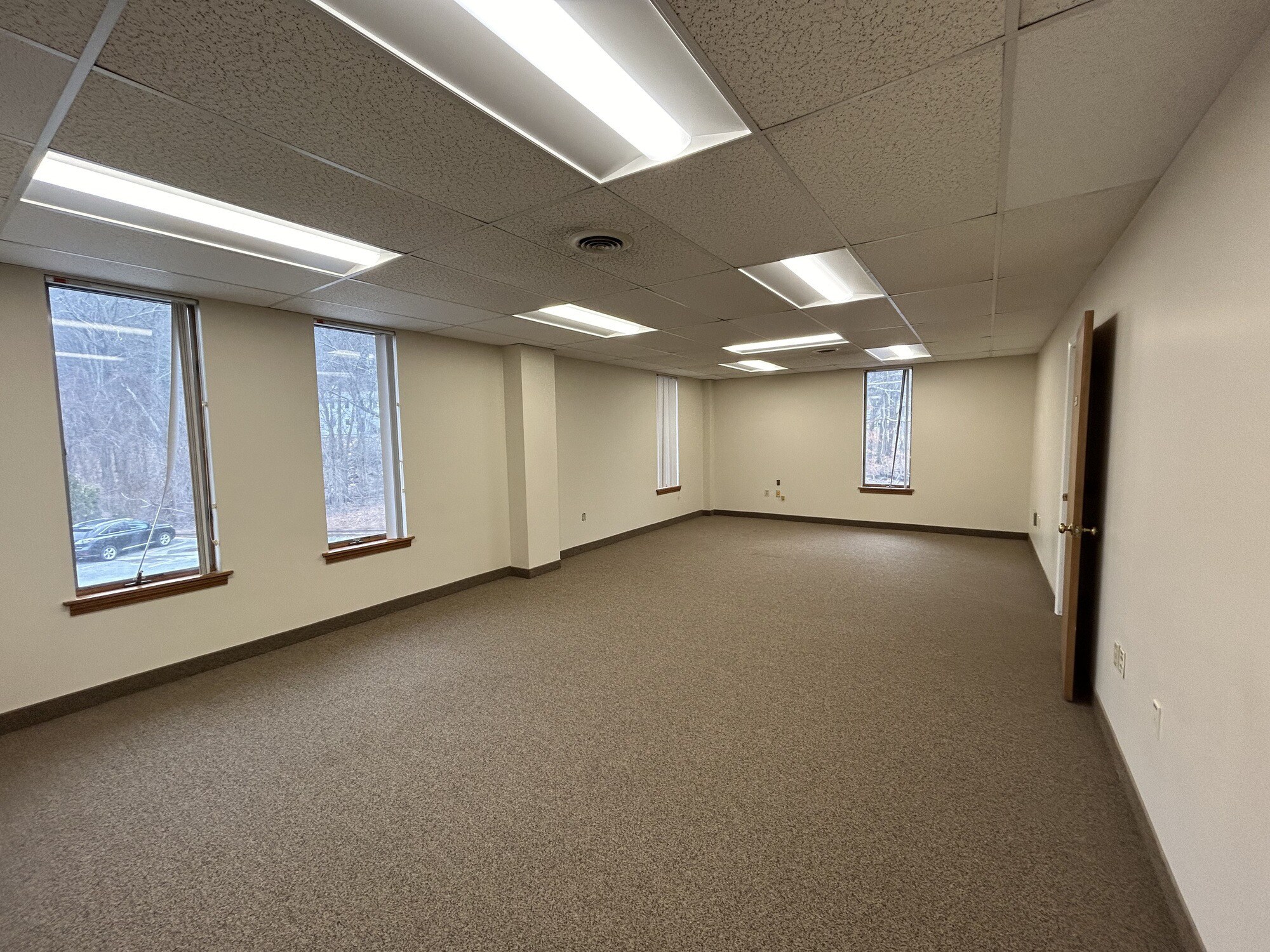 319A Southbridge St, Auburn, MA à louer Photo intérieure– Image 1 sur 6