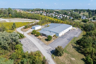 Plus de détails pour 127 Industry Blvd, North Huntingdon, PA - Bureau à louer