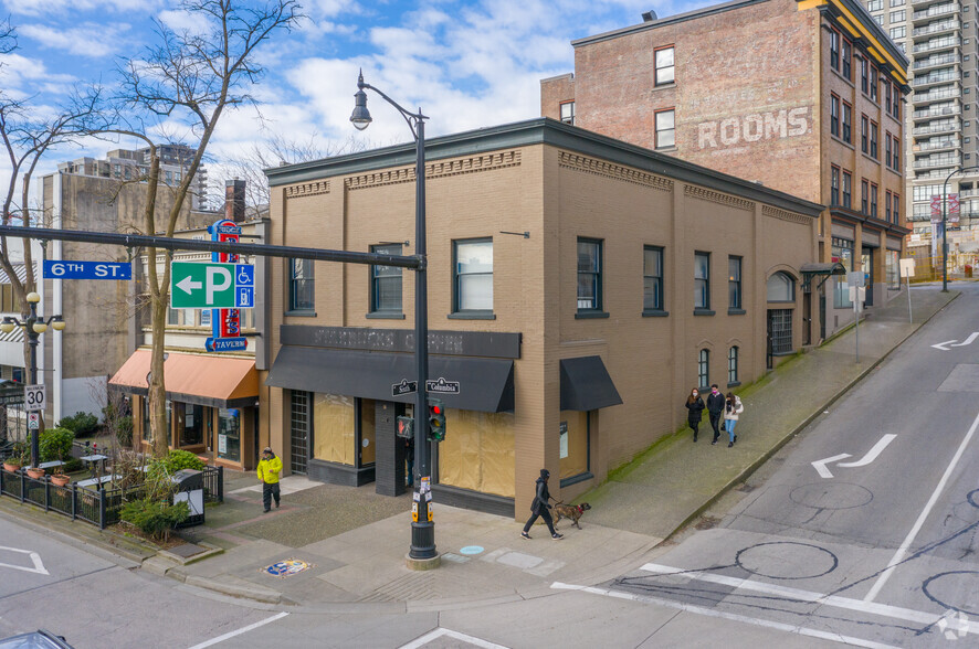 601 Columbia St, New Westminster, BC à louer - Photo de l’immeuble – Image 1 sur 3