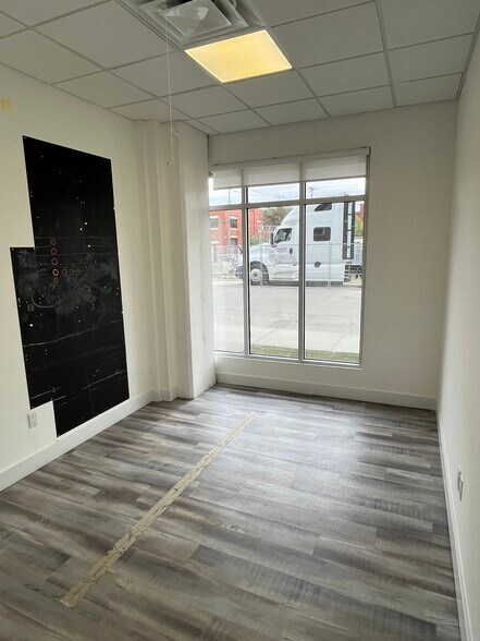 10416 81st Ave NW, Edmonton, AB à louer - Photo intérieure – Image 2 sur 6