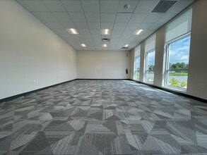 16200 Ben Hill Griffin Pky, Fort Myers, FL à louer Photo intérieure– Image 2 sur 8