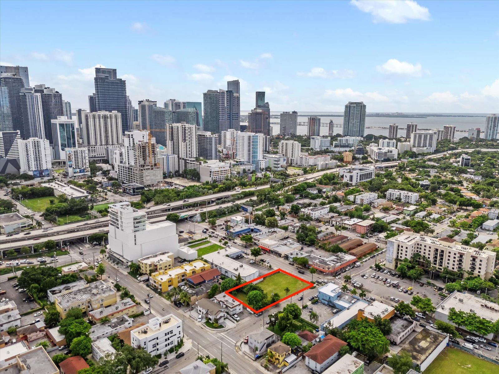 471 SW 8 St, Miami, FL à vendre Photo principale– Image 1 sur 12