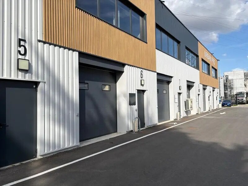 Local d’activités dans Neuilly-Plaisance à louer Photo de l’immeuble– Image 1 sur 15