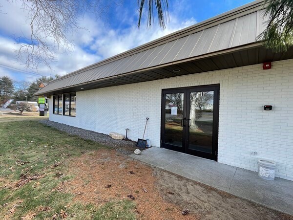 540 Kelley Blvd, North Attleboro, MA à louer - Photo de l’immeuble – Image 1 sur 2