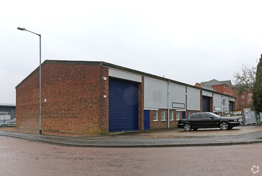 Crofton Clos, Lincoln à louer - Photo de l’immeuble – Image 2 sur 5