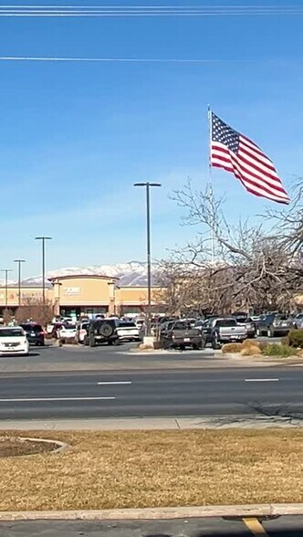 1950 E Fort Union Blvd, Salt Lake City, UT à louer - Vidéo sur l’annonce professionnelle – Image 2 sur 2