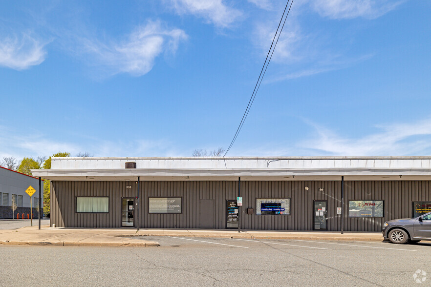 63-105 Bassett Hwy, Dover, NJ à louer - Photo de l’immeuble – Image 2 sur 5