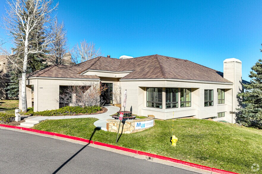 538 Commons Dr, Golden, CO à vendre - Photo principale – Image 2 sur 36