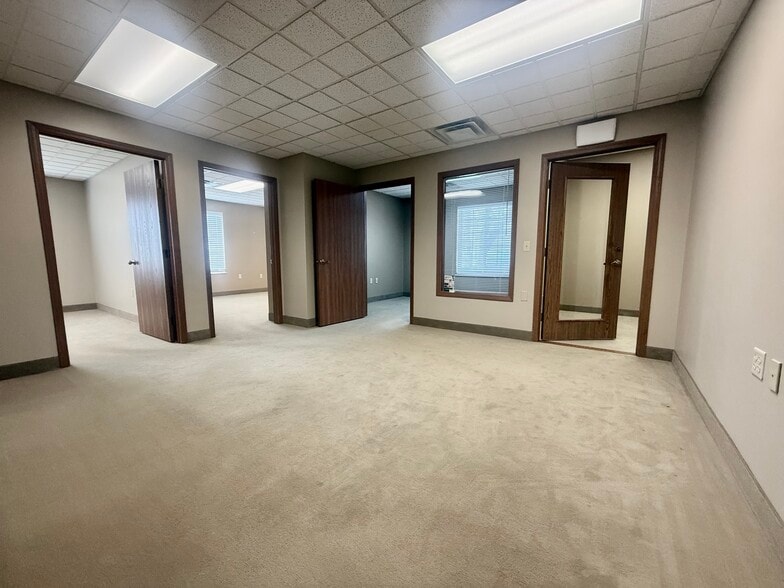 2240 E Hill Rd, Grand Blanc, MI à louer - Photo intérieure – Image 3 sur 12