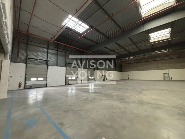 Local d’activités dans Stains à louer - Photo intérieure – Image 3 sur 9