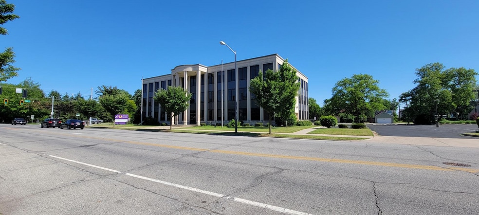 1030 E Jefferson Blvd, South Bend, IN à vendre - Photo de l’immeuble – Image 2 sur 50