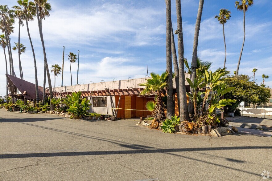16278 Pacific Coast Hwy, Huntington Beach, CA à vendre - Photo de l’immeuble – Image 3 sur 3