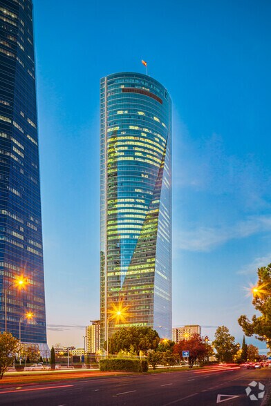 Paseo Castellana, 259, Madrid, Madrid à louer - Photo de l’immeuble – Image 3 sur 5