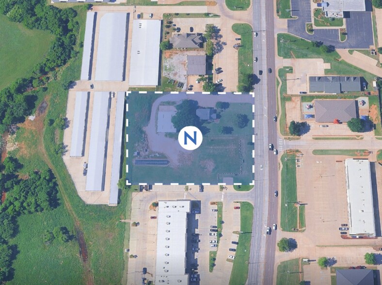 2113 S Douglas Blvd, Midwest City, OK à vendre - Photo de l’immeuble – Image 1 sur 2