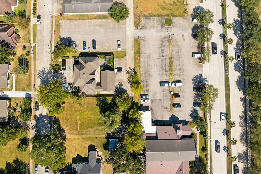 309 Henrietta Ave, Webster, TX à vendre - Photo de l’immeuble – Image 3 sur 5