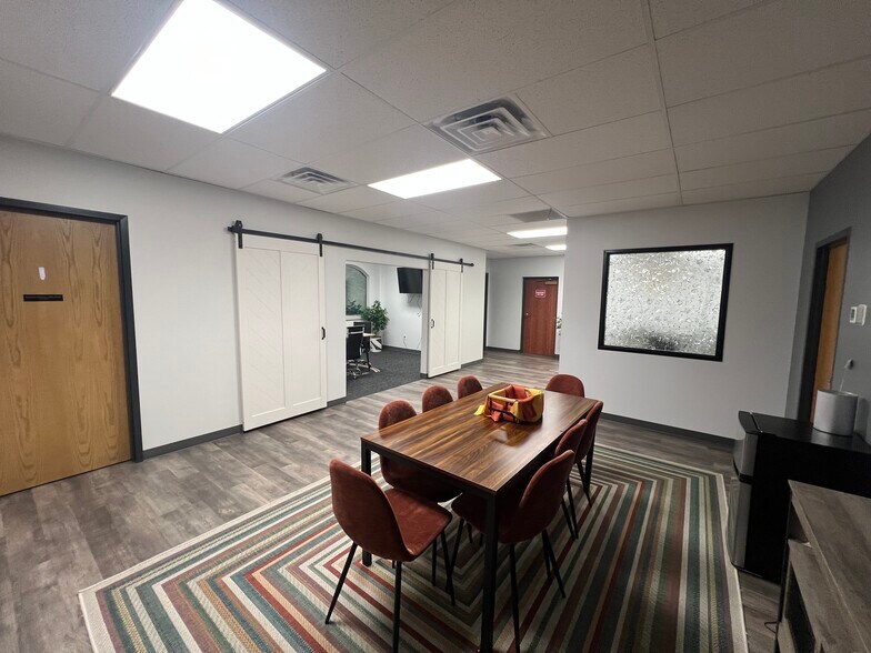 4420 NE Chouteau Tfwy, Kansas City, MO à louer - Photo de l’immeuble – Image 2 sur 10