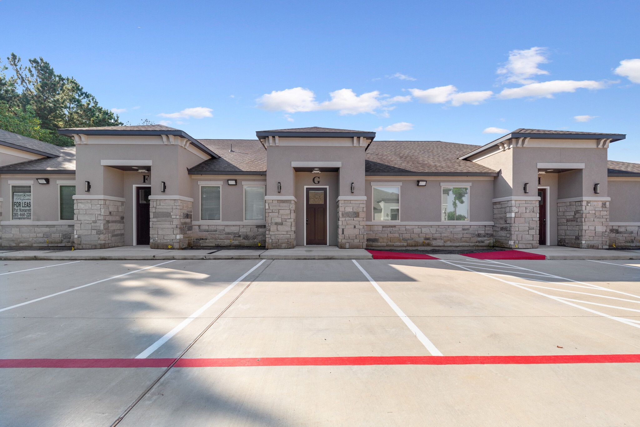 12422 Spring Cypress Rd, Tomball, TX à louer Photo de l’immeuble– Image 1 sur 13