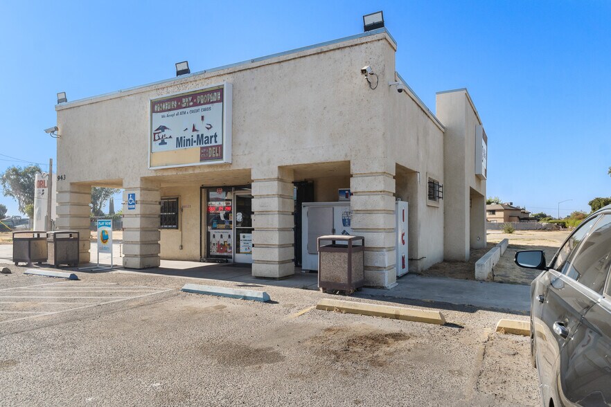 943 W Westfield Ave, Porterville, CA à vendre - Photo de l’immeuble – Image 3 sur 14