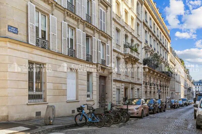 28 Rue D'Aumale, Paris à louer - Photo de l’immeuble – Image 3 sur 3
